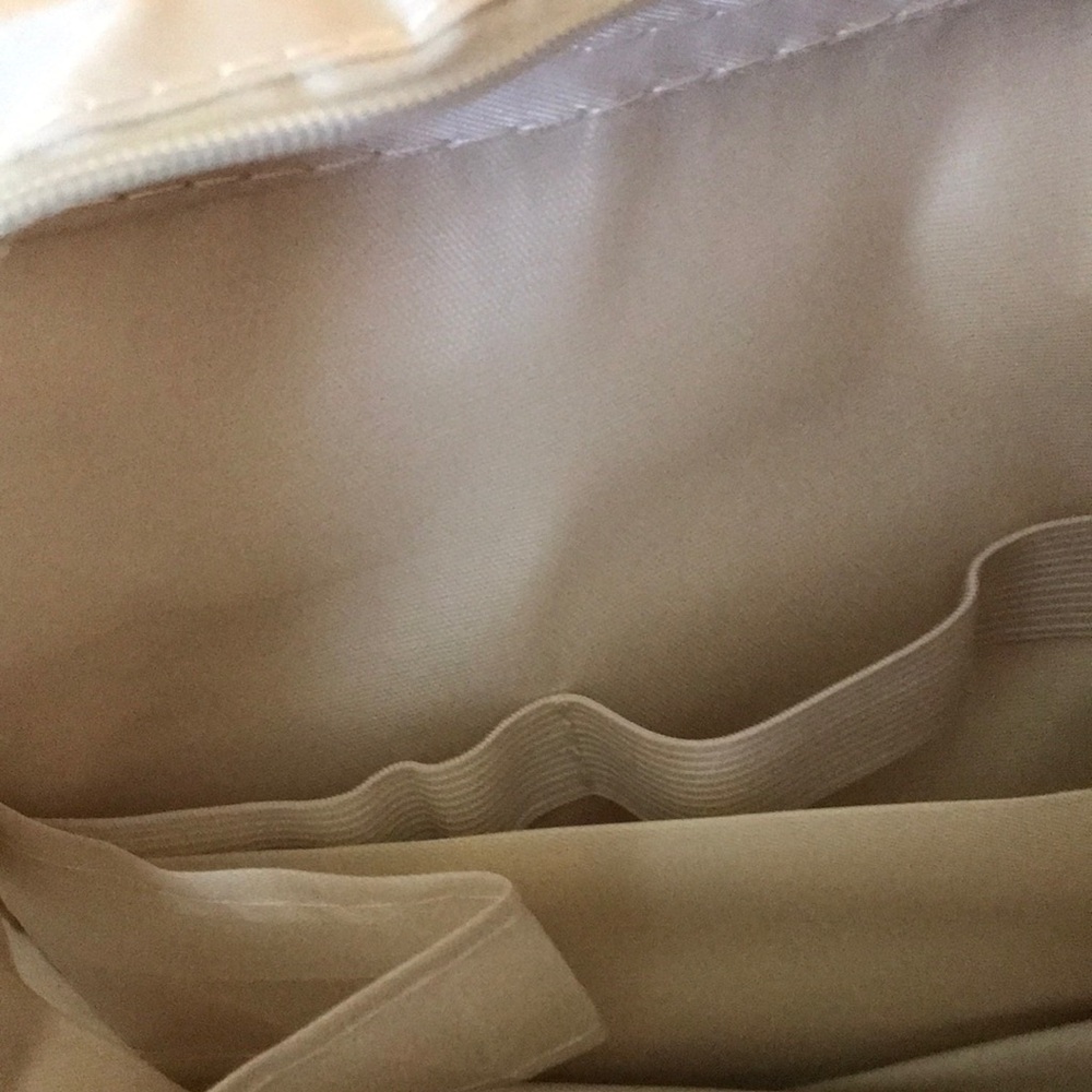 Compact Cream Travel Organizer Pouch - Picture 6 of 9